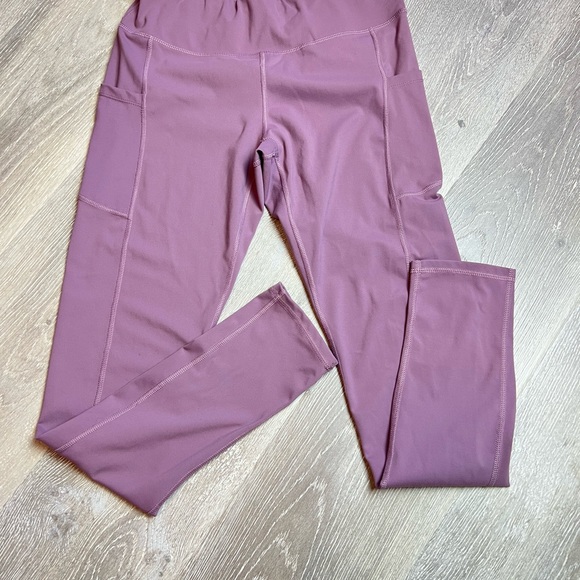 🚨FiNAL SALE! Large purple buttery soft leggings EUC - Picture 3 of 6
